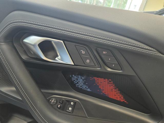 札幌の北１条通り沿いに面しているＢＭＷの看板が目印です。札幌中心部から西（北海道神宮）に向かう途中知事公館手前にございます。遠方の方はお気軽にお電話頂ければご案内致します。