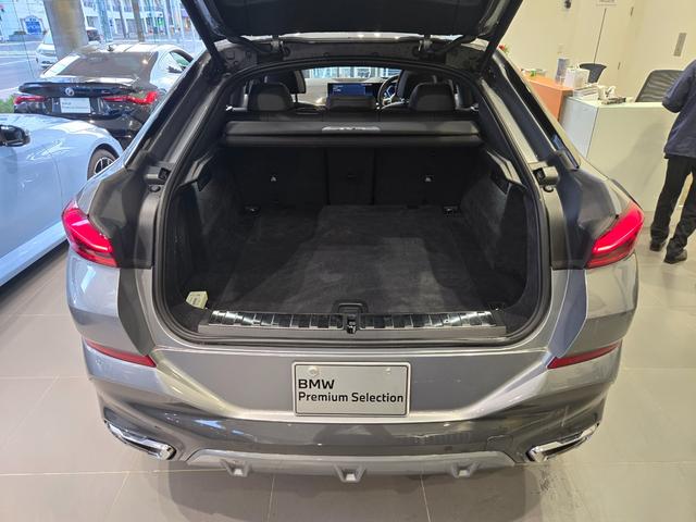 X6 xDrive 35d Mスポーツ 認定中古車 サンルーフ ソフトクローズドア トップビューカメラ 保温保冷カップホルダ 地デジ アンビエントライト HarmanKardonサラウンド 前後シートヒーター マッサージシート 電動シート(6枚目)