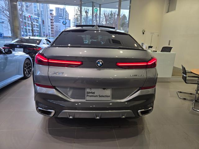 X6 xDrive 35d Mスポーツ 認定中古車 サンルーフ ソフトクローズドア トップビューカメラ 保温保冷カップホルダ 地デジ アンビエントライト HarmanKardonサラウンド 前後シートヒーター マッサージシート 電動シート(14枚目)