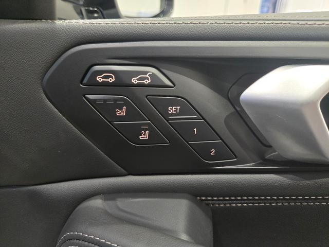 X6 xDrive 35d Mスポーツ 認定中古車 サンルーフ ソフトクローズドア トップビューカメラ 保温保冷カップホルダ 地デジ アンビエントライト HarmanKardonサラウンド 前後シートヒーター マッサージシート 電動シート(15枚目)