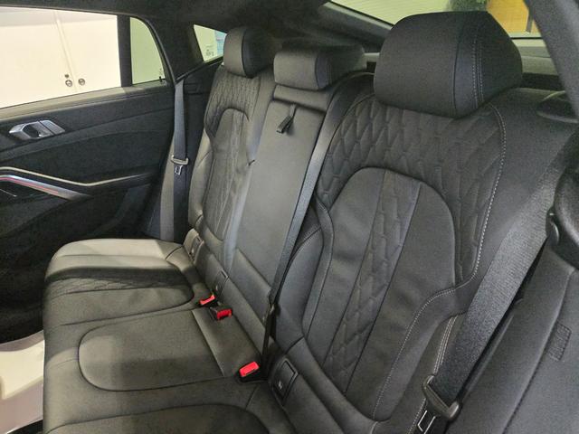 X6 xDrive 35d Mスポーツ 認定中古車 サンルーフ ソフトクローズドア トップビューカメラ 保温保冷カップホルダ 地デジ アンビエントライト HarmanKardonサラウンド 前後シートヒーター マッサージシート 電動シート(34枚目)