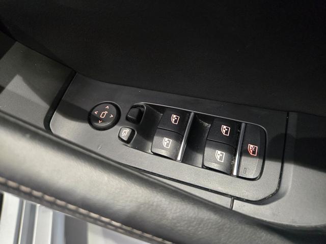 X6 xDrive 35d Mスポーツ 認定中古車 サンルーフ ソフトクローズドア トップビューカメラ 保温保冷カップホルダ 地デジ アンビエントライト HarmanKardonサラウンド 前後シートヒーター マッサージシート 電動シート(35枚目)