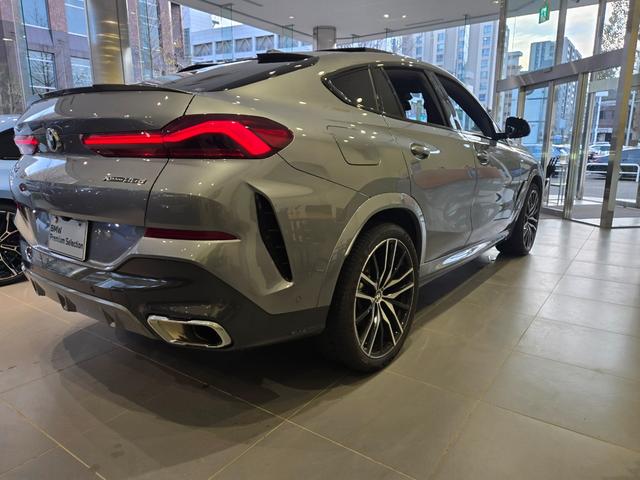 X6 xDrive 35d Mスポーツ 認定中古車 サンルーフ ソフトクローズドア トップビューカメラ 保温保冷カップホルダ 地デジ アンビエントライト HarmanKardonサラウンド 前後シートヒーター マッサージシート 電動シート(36枚目)