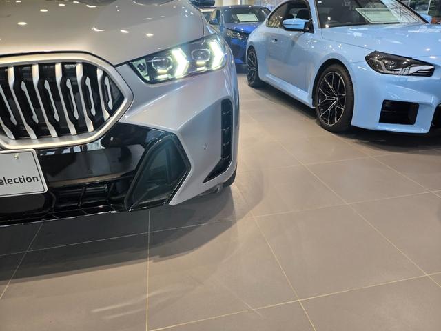 X6 xDrive 35d Mスポーツ 認定中古車 サンルーフ ソフトクローズドア トップビューカメラ 保温保冷カップホルダ 地デジ アンビエントライト HarmanKardonサラウンド 前後シートヒーター マッサージシート 電動シート(38枚目)