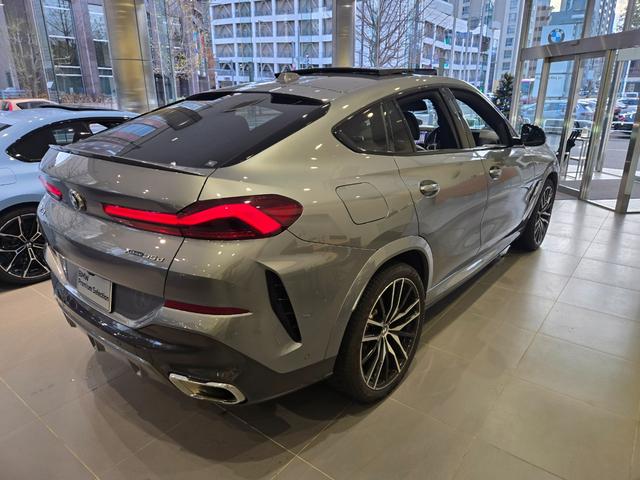 X6 xDrive 35d Mスポーツ 認定中古車 サンルーフ ソフトクローズドア トップビューカメラ 保温保冷カップホルダ 地デジ アンビエントライト HarmanKardonサラウンド 前後シートヒーター マッサージシート 電動シート(48枚目)