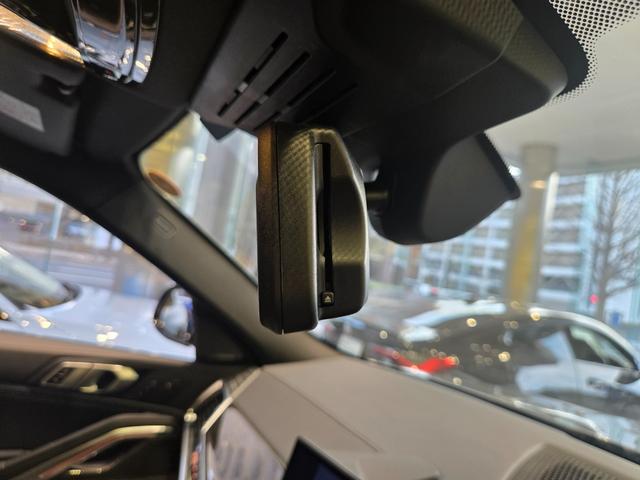 X6 xDrive 35d Mスポーツ 認定中古車 サンルーフ ソフトクローズドア トップビューカメラ 保温保冷カップホルダ 地デジ アンビエントライト HarmanKardonサラウンド 前後シートヒーター マッサージシート 電動シート(51枚目)