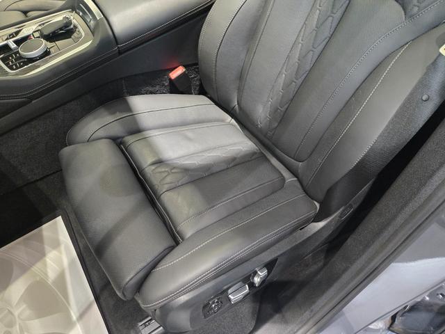 X6 xDrive 35d Mスポーツ 認定中古車 サンルーフ ソフトクローズドア トップビューカメラ 保温保冷カップホルダ 地デジ アンビエントライト HarmanKardonサラウンド 前後シートヒーター マッサージシート 電動シート(66枚目)