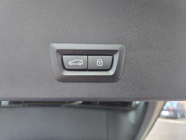 札幌の北１条通り沿いに面しているＢＭＷの看板が目印です。札幌中心部から西（北海道神宮）に向かう途中知事公館手前にございます。遠方の方はお気軽にお電話頂ければご案内致します。