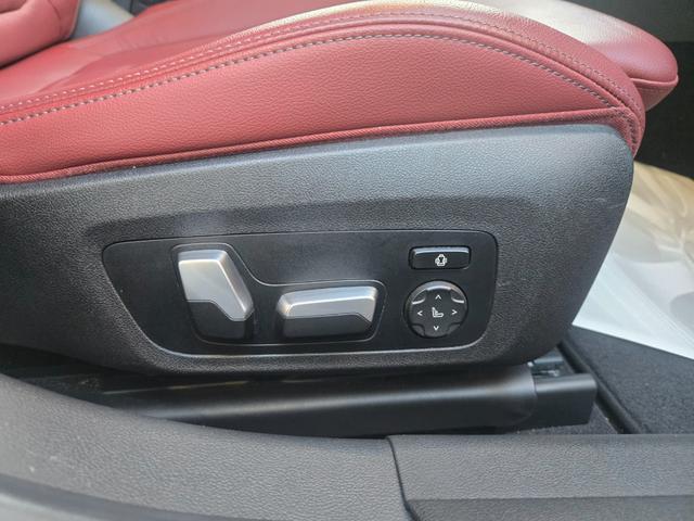 3シリーズ 320d xDrive Mスポーツ 認定中古車 ヘッドアップディスプレイ シートヒーター アンビエントライト コンフォートアクセス リアビューカメラ Bluetoothオーディオ アクティブクルーズコントロール レザーシート(7枚目)