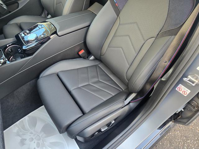 5シリーズ 523d xDriveツーリング Mスポーツ 弊社デモカー 認定中古車 サンルーフ レザー HarmanKardonサラウンド アンビエントライト ヘッドアップディスプレイ 地デジ シートヒーター トップビューカメラ アクティブクルーズ(3枚目)