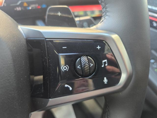 5シリーズ 523d xDriveツーリング Mスポーツ 弊社デモカー 認定中古車 サンルーフ レザー HarmanKardonサラウンド アンビエントライト ヘッドアップディスプレイ 地デジ シートヒーター トップビューカメラ アクティブクルーズ(21枚目)