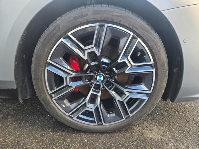 5シリーズ 523d xDriveツーリング Mスポーツ 弊社デモカー 認定中古車 サンルーフ レザー HarmanKardonサラウンド アンビエントライト ヘッドアップディスプレイ 地デジ シートヒーター トップビューカメラ アクティブクルーズ(27枚目)