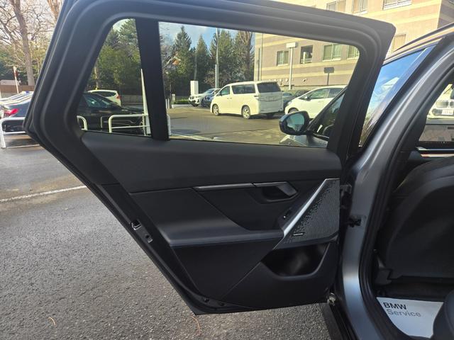 5シリーズ 523d xDriveツーリング Mスポーツ 弊社デモカー 認定中古車 サンルーフ レザー HarmanKardonサラウンド アンビエントライト ヘッドアップディスプレイ 地デジ シートヒーター トップビューカメラ アクティブクルーズ(37枚目)