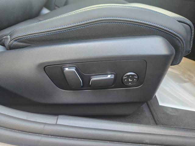 5シリーズ 523d xDriveツーリング Mスポーツ 弊社デモカー 認定中古車 サンルーフ レザー HarmanKardonサラウンド アンビエントライト ヘッドアップディスプレイ 地デジ シートヒーター トップビューカメラ アクティブクルーズ(57枚目)