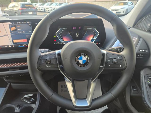 1シリーズ 120 認定中古車 弊社デモカー 電動テールゲート HarmanKardonサラウンド レザー ヘッドアップディスプレイ アンビエントライト トップビューカメラ 車線逸脱警告 Bluetoothオーディオ(5枚目)