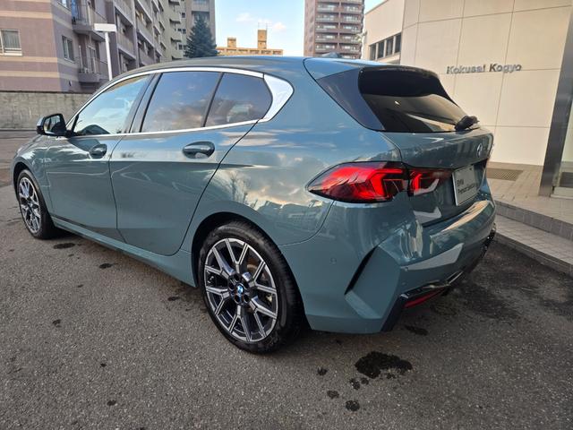 1シリーズ 120 認定中古車 弊社デモカー 電動テールゲート HarmanKardonサラウンド レザー ヘッドアップディスプレイ アンビエントライト トップビューカメラ 車線逸脱警告 Bluetoothオーディオ(13枚目)