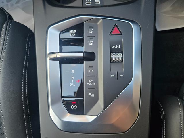 1シリーズ 120 認定中古車 弊社デモカー 電動テールゲート HarmanKardonサラウンド レザー ヘッドアップディスプレイ アンビエントライト トップビューカメラ 車線逸脱警告 Bluetoothオーディオ(20枚目)