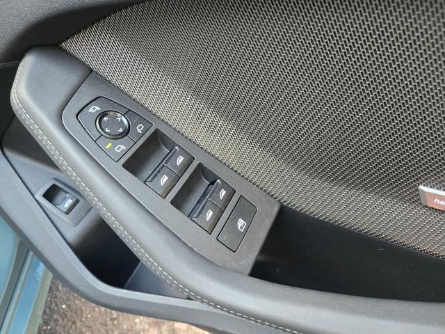 1シリーズ 120 認定中古車 弊社デモカー 電動テールゲート HarmanKardonサラウンド レザー ヘッドアップディスプレイ アンビエントライト トップビューカメラ 車線逸脱警告 Bluetoothオーディオ(22枚目)