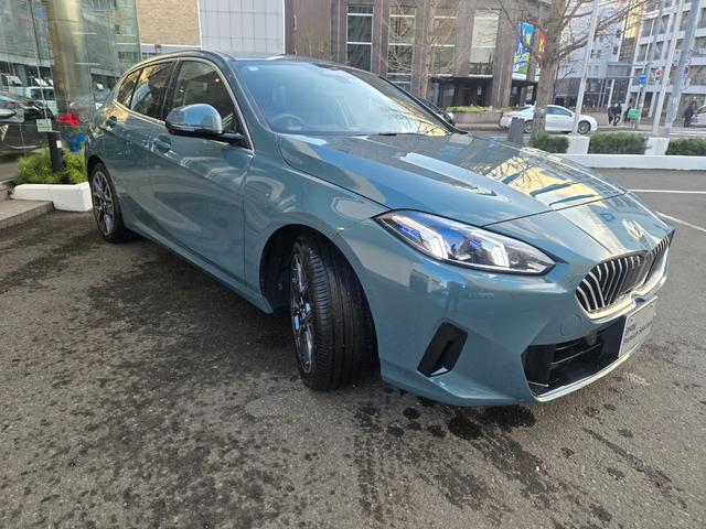 1シリーズ 120 認定中古車 弊社デモカー 電動テールゲート HarmanKardonサラウンド レザー ヘッドアップディスプレイ アンビエントライト トップビューカメラ 車線逸脱警告 Bluetoothオーディオ(23枚目)