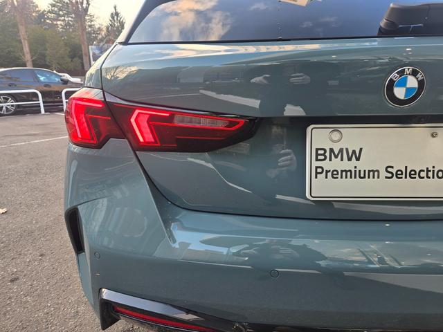 1シリーズ 120 認定中古車 弊社デモカー 電動テールゲート HarmanKardonサラウンド レザー ヘッドアップディスプレイ アンビエントライト トップビューカメラ 車線逸脱警告 Bluetoothオーディオ(28枚目)