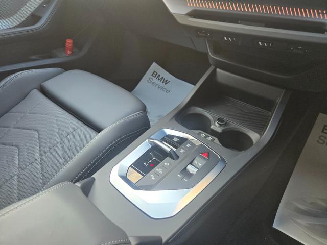 1シリーズ 120 認定中古車 弊社デモカー 電動テールゲート HarmanKardonサラウンド レザー ヘッドアップディスプレイ アンビエントライト トップビューカメラ 車線逸脱警告 Bluetoothオーディオ(34枚目)