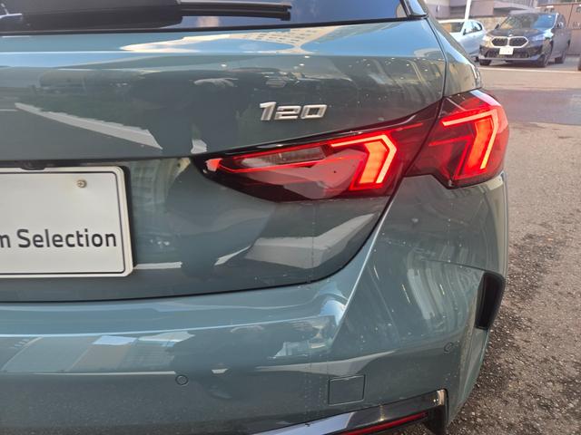 1シリーズ 120 認定中古車 弊社デモカー 電動テールゲート HarmanKardonサラウンド レザー ヘッドアップディスプレイ アンビエントライト トップビューカメラ 車線逸脱警告 Bluetoothオーディオ(40枚目)