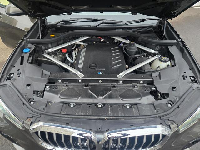 �P�O�O���ړ_���Ə������i�����F�_���E�����́A�h�C�c�{�ЂƓ��l�̋���E�P�����󂯂���僁�J�j�b�N���A�P�O�O���ڂɂ��y�ԉӏ���O��I�Ɍ������`�F�b�N�B