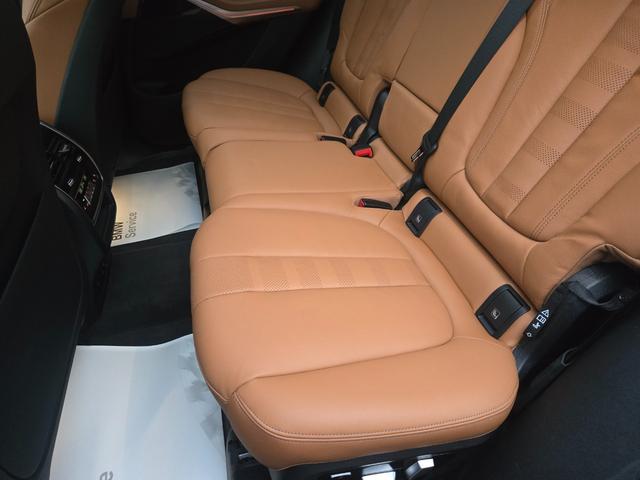 �P�O�O���ړ_���Ə������i�����F�_���E�����́A�h�C�c�{�ЂƓ��l�̋���E�P�����󂯂���僁�J�j�b�N���A�P�O�O���ڂɂ��y�ԉӏ���O��I�Ɍ������`�F�b�N�B