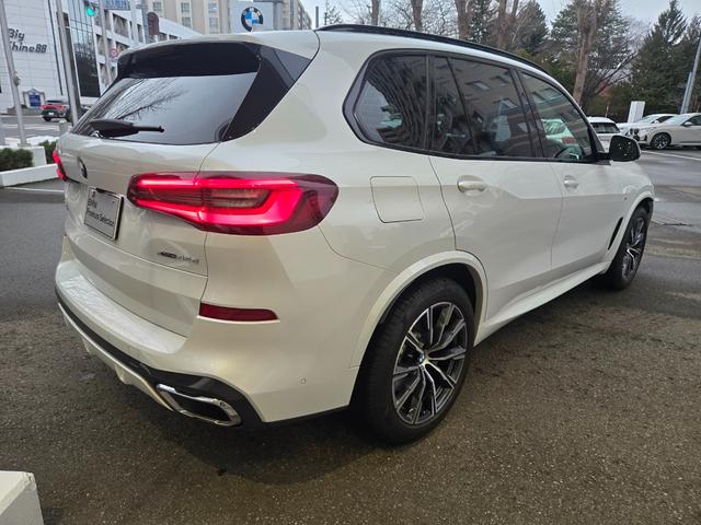 Ｘ５ ｘＤｒｉｖｅ　３５ｄ　認定中古車　サンルーフ　７人乗り　前後シートヒーター　保温保冷カップホルダ　アクティブクルーズコントロール　ヘッドアップディスプレイ　アンビエントライト　レザーシート　地デジ　トップビューカメラ（2枚目）