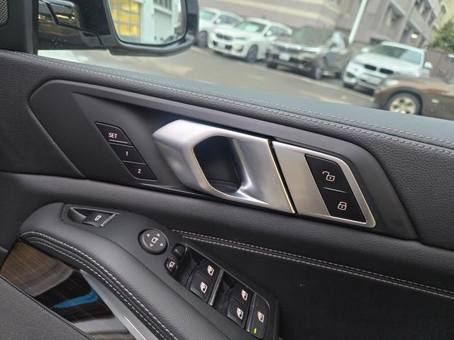 Ｘ５ ｘＤｒｉｖｅ　３５ｄ　認定中古車　サンルーフ　７人乗り　前後シートヒーター　保温保冷カップホルダ　アクティブクルーズコントロール　ヘッドアップディスプレイ　アンビエントライト　レザーシート　地デジ　トップビューカメラ（9枚目）