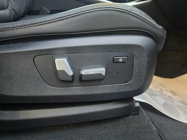 Ｘ５ ｘＤｒｉｖｅ　３５ｄ　認定中古車　サンルーフ　７人乗り　前後シートヒーター　保温保冷カップホルダ　アクティブクルーズコントロール　ヘッドアップディスプレイ　アンビエントライト　レザーシート　地デジ　トップビューカメラ（10枚目）