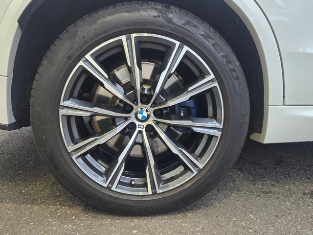 Ｘ５ ｘＤｒｉｖｅ　３５ｄ　認定中古車　サンルーフ　７人乗り　前後シートヒーター　保温保冷カップホルダ　アクティブクルーズコントロール　ヘッドアップディスプレイ　アンビエントライト　レザーシート　地デジ　トップビューカメラ（18枚目）