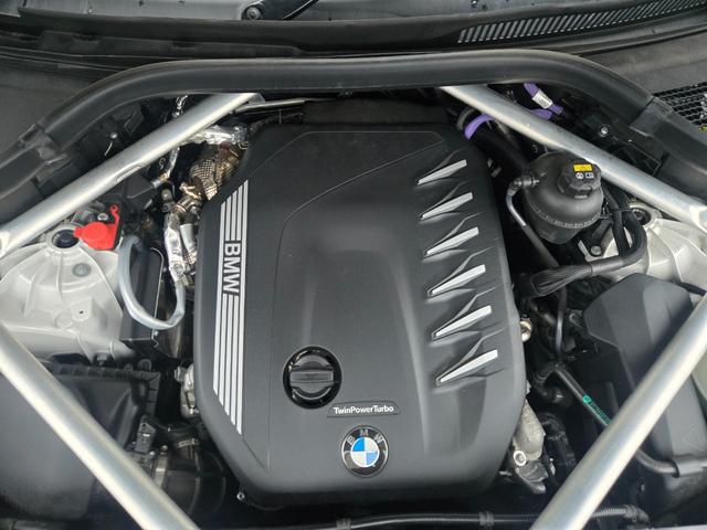 Ｘ５ ｘＤｒｉｖｅ　３５ｄ　認定中古車　サンルーフ　７人乗り　前後シートヒーター　保温保冷カップホルダ　アクティブクルーズコントロール　ヘッドアップディスプレイ　アンビエントライト　レザーシート　地デジ　トップビューカメラ（19枚目）