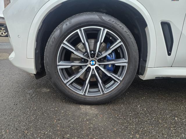 Ｘ５ ｘＤｒｉｖｅ　３５ｄ　認定中古車　サンルーフ　７人乗り　前後シートヒーター　保温保冷カップホルダ　アクティブクルーズコントロール　ヘッドアップディスプレイ　アンビエントライト　レザーシート　地デジ　トップビューカメラ（29枚目）