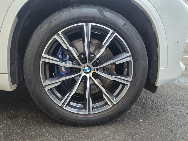 Ｘ５ ｘＤｒｉｖｅ　３５ｄ　認定中古車　サンルーフ　７人乗り　前後シートヒーター　保温保冷カップホルダ　アクティブクルーズコントロール　ヘッドアップディスプレイ　アンビエントライト　レザーシート　地デジ　トップビューカメラ（31枚目）