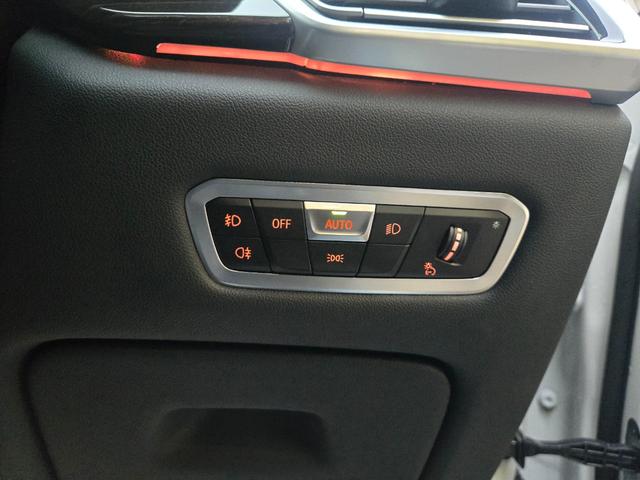 Ｘ５ ｘＤｒｉｖｅ　３５ｄ　認定中古車　サンルーフ　７人乗り　前後シートヒーター　保温保冷カップホルダ　アクティブクルーズコントロール　ヘッドアップディスプレイ　アンビエントライト　レザーシート　地デジ　トップビューカメラ（40枚目）