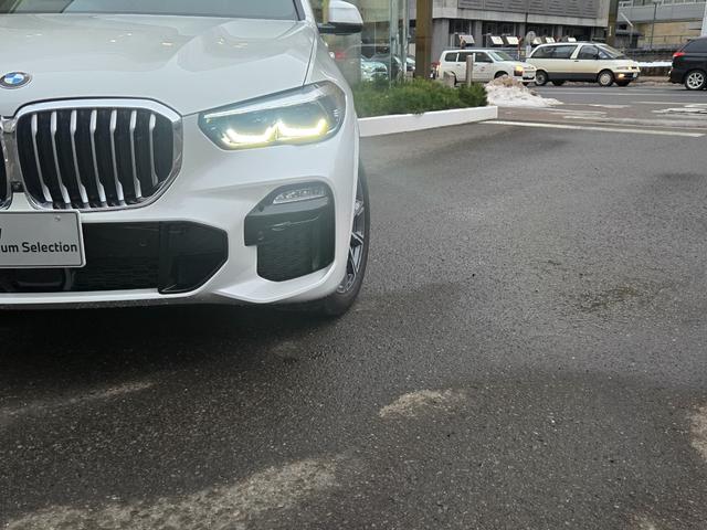 Ｘ５ ｘＤｒｉｖｅ　３５ｄ　認定中古車　サンルーフ　７人乗り　前後シートヒーター　保温保冷カップホルダ　アクティブクルーズコントロール　ヘッドアップディスプレイ　アンビエントライト　レザーシート　地デジ　トップビューカメラ（42枚目）