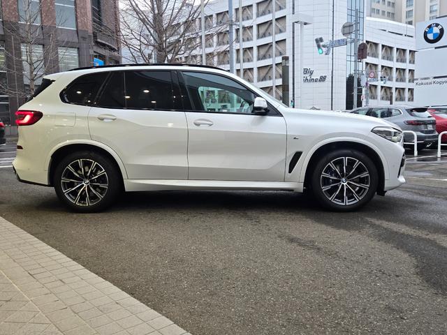 Ｘ５ ｘＤｒｉｖｅ　３５ｄ　認定中古車　サンルーフ　７人乗り　前後シートヒーター　保温保冷カップホルダ　アクティブクルーズコントロール　ヘッドアップディスプレイ　アンビエントライト　レザーシート　地デジ　トップビューカメラ（46枚目）