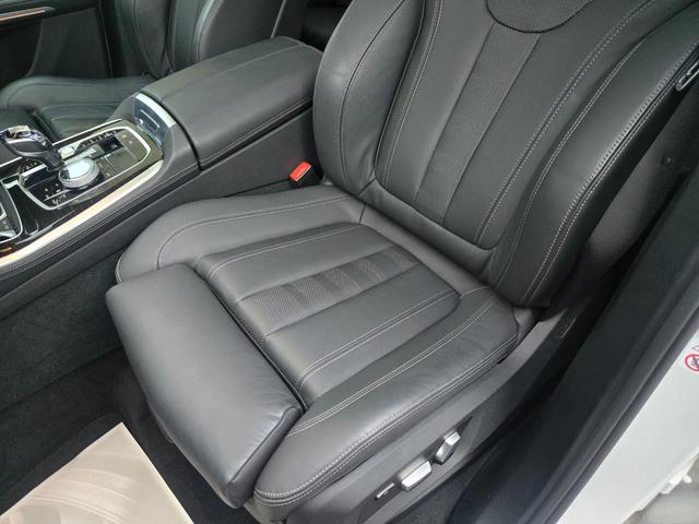 Ｘ５ ｘＤｒｉｖｅ　３５ｄ　認定中古車　サンルーフ　７人乗り　前後シートヒーター　保温保冷カップホルダ　アクティブクルーズコントロール　ヘッドアップディスプレイ　アンビエントライト　レザーシート　地デジ　トップビューカメラ（57枚目）