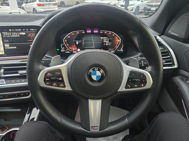 Ｘ５ ｘＤｒｉｖｅ　３５ｄ　認定中古車　サンルーフ　７人乗り　前後シートヒーター　保温保冷カップホルダ　アクティブクルーズコントロール　ヘッドアップディスプレイ　アンビエントライト　レザーシート　地デジ　トップビューカメラ（65枚目）
