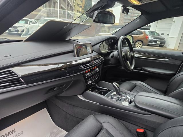 Ｘ６ ｘＤｒｉｖｅ　３５ｉ　Ｍスポーツ　認定中古車　サンルーフ　地デジ　レザーシート　電動シート（運転席メモリ機能付き）　前後シートヒーター　オートライト　オートワイパー　オートホールド　リアビューカメラ　ヘッドアップディスプレイ（2枚目）
