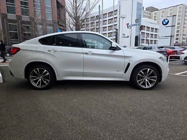 Ｘ６ ｘＤｒｉｖｅ　３５ｉ　Ｍスポーツ　認定中古車　サンルーフ　地デジ　レザーシート　電動シート（運転席メモリ機能付き）　前後シートヒーター　オートライト　オートワイパー　オートホールド　リアビューカメラ　ヘッドアップディスプレイ（10枚目）