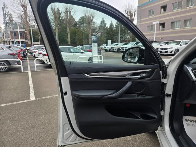 Ｘ６ ｘＤｒｉｖｅ　３５ｉ　Ｍスポーツ　認定中古車　サンルーフ　地デジ　レザーシート　電動シート（運転席メモリ機能付き）　前後シートヒーター　オートライト　オートワイパー　オートホールド　リアビューカメラ　ヘッドアップディスプレイ（32枚目）