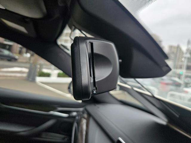 Ｘ６ ｘＤｒｉｖｅ　３５ｉ　Ｍスポーツ　認定中古車　サンルーフ　地デジ　レザーシート　電動シート（運転席メモリ機能付き）　前後シートヒーター　オートライト　オートワイパー　オートホールド　リアビューカメラ　ヘッドアップディスプレイ（61枚目）