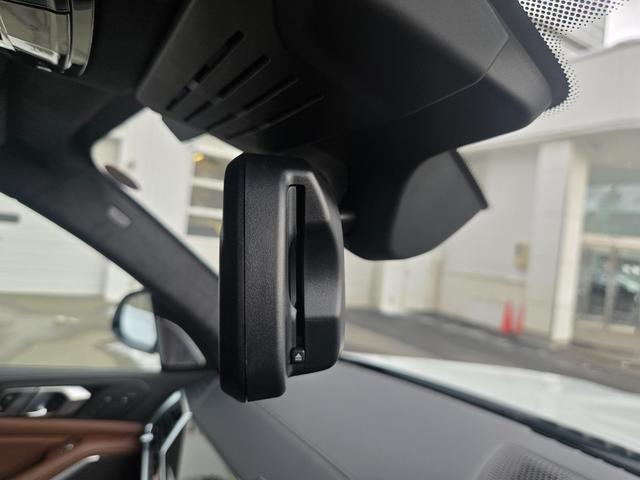 Ｘ７ Ｍ６０ｉ　ｘＤｒｉｖｅ　認定中古車　７人乗り　サンルーフ　ソフトクローズドア　保温保冷カップホルダ　マッサージシート　ヘッドアップディスプレイ　地デジ　オートホールド　トップビューカメラ　アンビエントライト（6枚目）