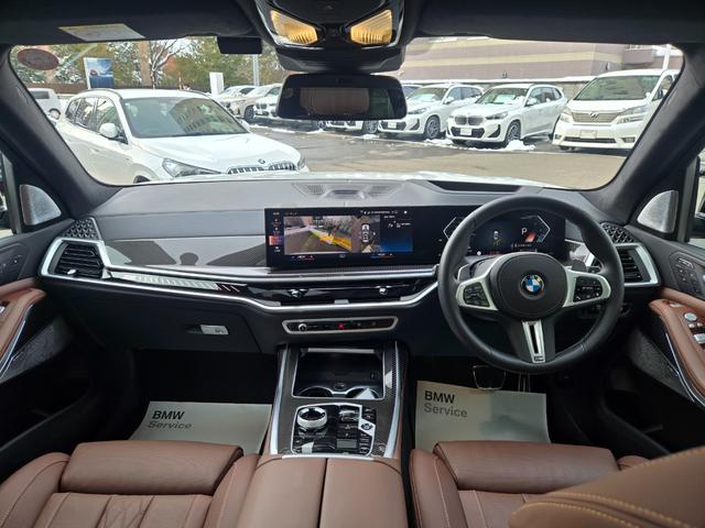 Ｘ７ Ｍ６０ｉ　ｘＤｒｉｖｅ　認定中古車　７人乗り　サンルーフ　ソフトクローズドア　保温保冷カップホルダ　マッサージシート　ヘッドアップディスプレイ　地デジ　オートホールド　トップビューカメラ　アンビエントライト（11枚目）