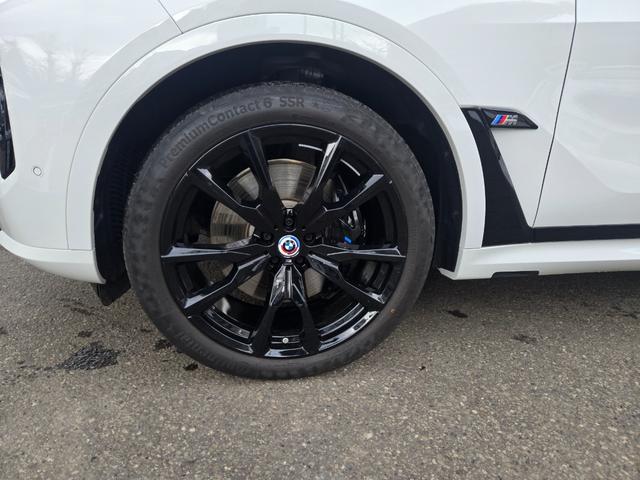 Ｘ７ Ｍ６０ｉ　ｘＤｒｉｖｅ　認定中古車　７人乗り　サンルーフ　ソフトクローズドア　保温保冷カップホルダ　マッサージシート　ヘッドアップディスプレイ　地デジ　オートホールド　トップビューカメラ　アンビエントライト（13枚目）