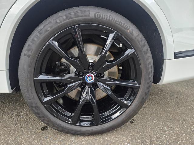 Ｘ７ Ｍ６０ｉ　ｘＤｒｉｖｅ　認定中古車　７人乗り　サンルーフ　ソフトクローズドア　保温保冷カップホルダ　マッサージシート　ヘッドアップディスプレイ　地デジ　オートホールド　トップビューカメラ　アンビエントライト（14枚目）