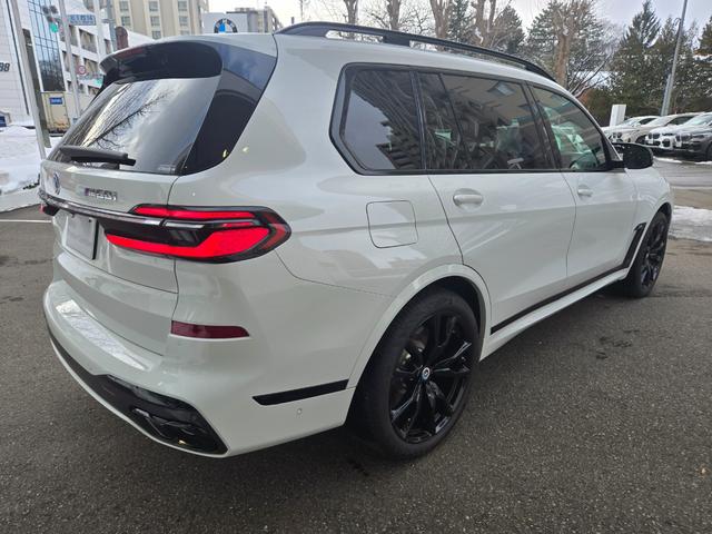 Ｘ７ Ｍ６０ｉ　ｘＤｒｉｖｅ　認定中古車　７人乗り　サンルーフ　ソフトクローズドア　保温保冷カップホルダ　マッサージシート　ヘッドアップディスプレイ　地デジ　オートホールド　トップビューカメラ　アンビエントライト（27枚目）