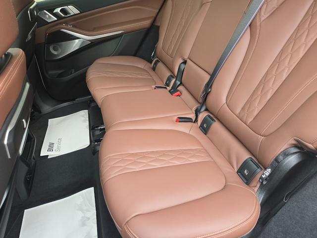 Ｘ７ Ｍ６０ｉ　ｘＤｒｉｖｅ　認定中古車　７人乗り　サンルーフ　ソフトクローズドア　保温保冷カップホルダ　マッサージシート　ヘッドアップディスプレイ　地デジ　オートホールド　トップビューカメラ　アンビエントライト（29枚目）